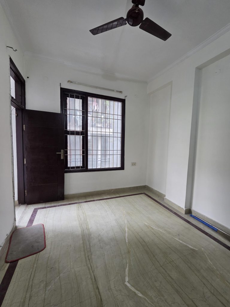 1 BHK Flat for Rent in Hyderabad Gate Varanasi